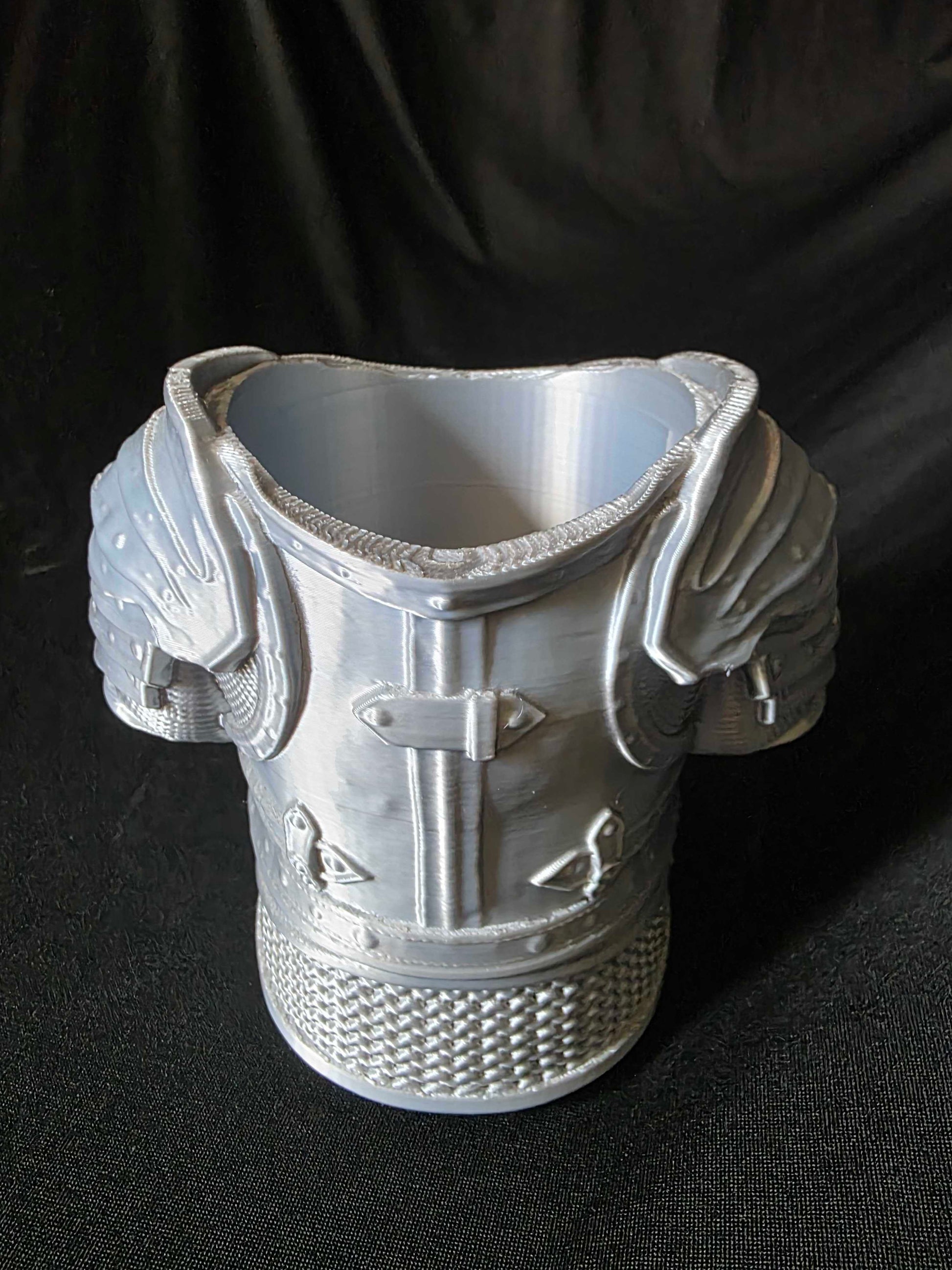 3D Printed Knight Armor Can Holder – Medieval Drink Holder